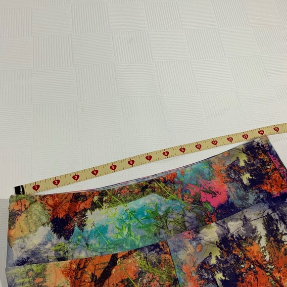 2 Cropped Leggings - Onzie and 90 Degree - Medium - Picture 6 of 12